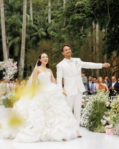 Festas de fim de ano tem de casamento a resgate de doguinho da Anitta