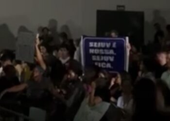 Após protestos, prefeita envia novo projeto para Câmara e “contempla” juventude duas vezes