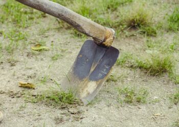 Adolescente agride pai com golpes de enxada na Aldeia Bororó, em Dourados