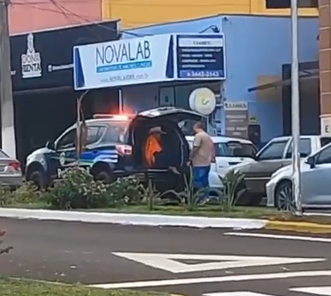 Com 95 passagens, homem aplica golpe em mulher prometendo presente de R$ 300 mil em MS