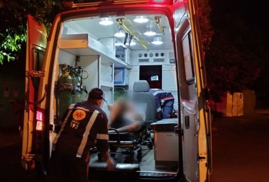 Homem é gravemente ferido a facadas após discussão em Dourados