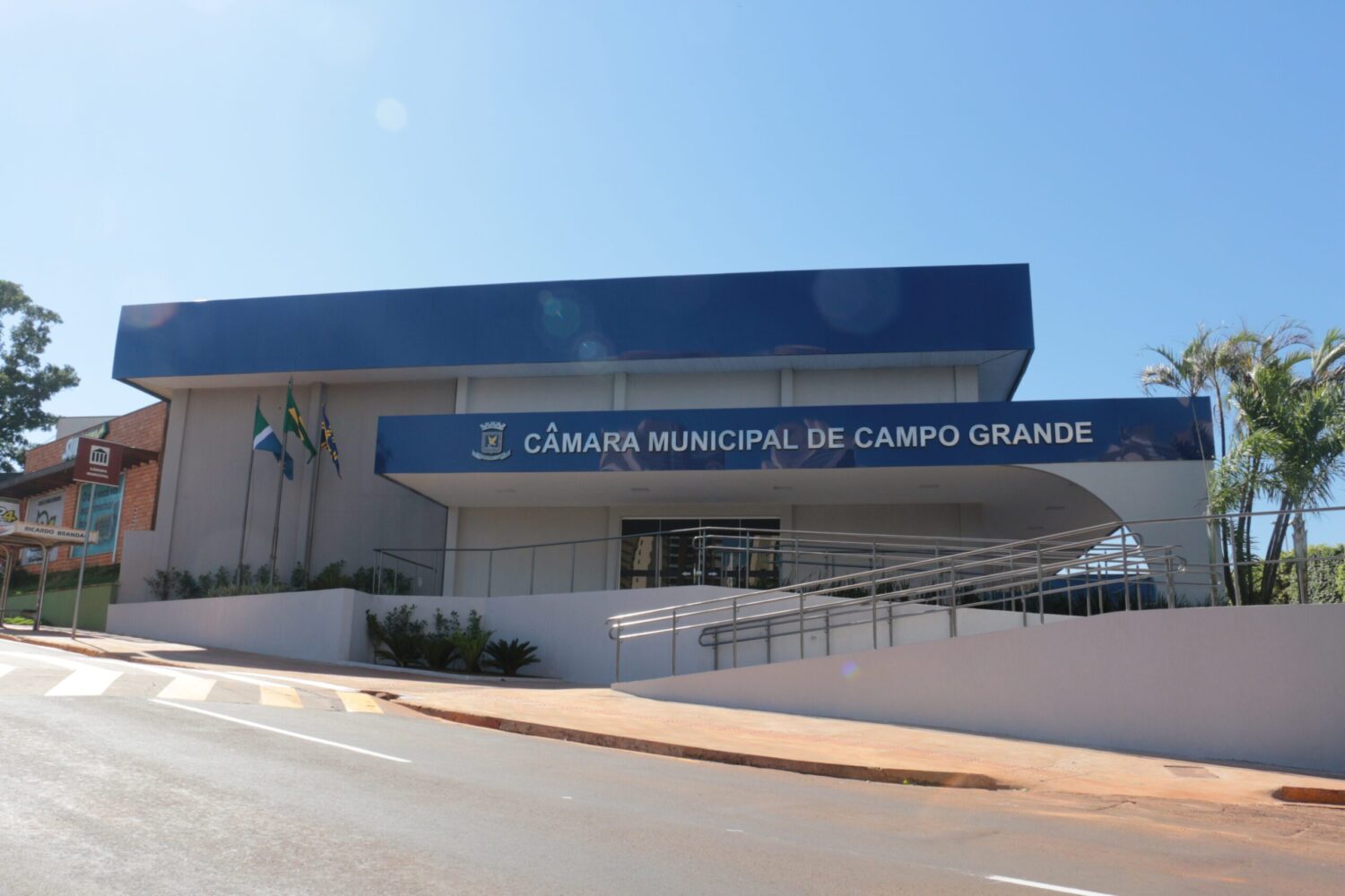 Vereadores aprovam projeto para garantir mutirão de saúde visual nas escolas e mais 6 propostas