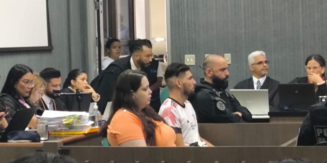 “Eu queria que fosse eu hoje, debaixo da terra, do que a minha filha. Mil vezes,” disse Stephanie durante julgamento