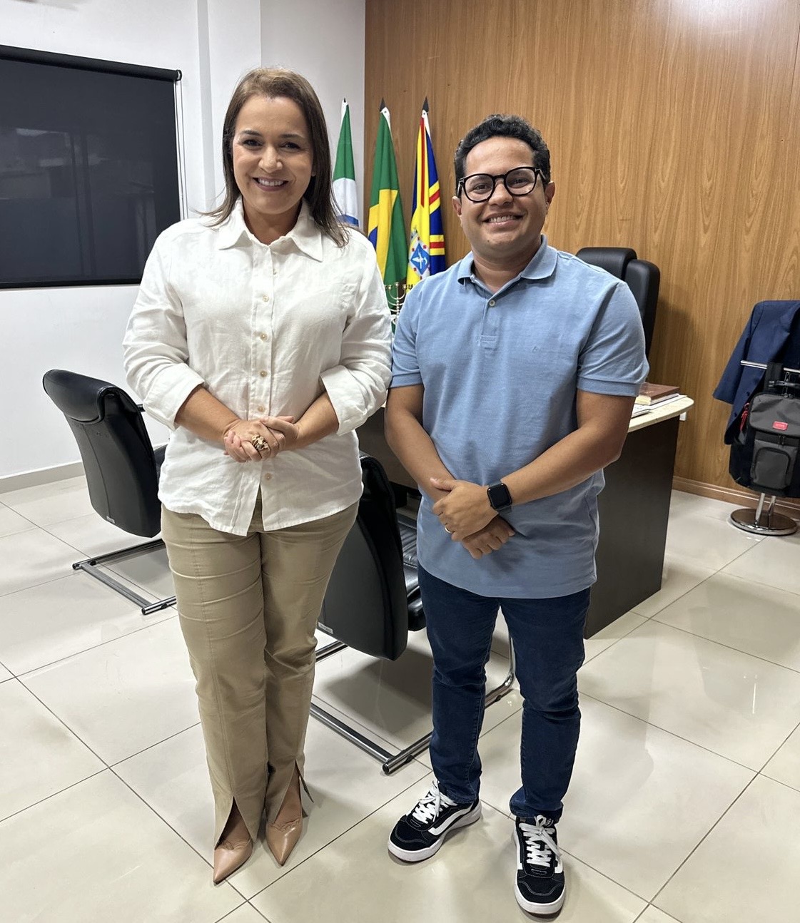 Vídeo: Adriane  visita Câmara e ao lado de Papy reforça parceria entre os poderes