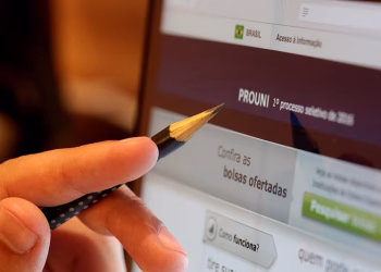 Inscrições para o Prouni 2025 começam hoje com bolsas de estudo para estudantes de baixa renda