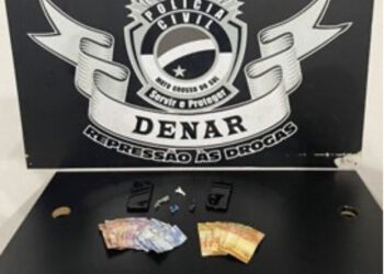 Dois são presos ao serem flagrados vendendo drogas na Vila Palmira