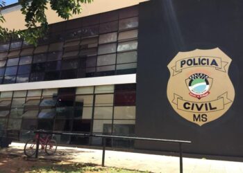 Mulher é presa por esfaquear homem em Corumbá