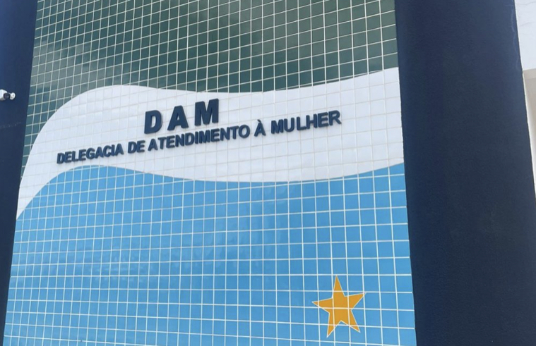 Professor é indiciado por importunação sexual contra alunas em MS