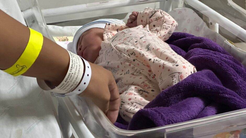 Primeira bebê de 2025 em Campo Grande chegou às 0h09