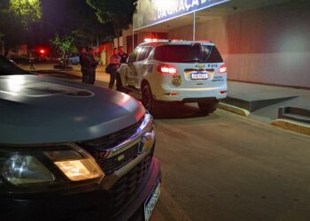 No grau, homem aponta arma para PMs do Choque e acaba morto; ficha criminal era extensa