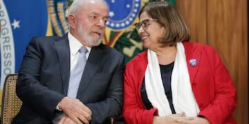 Ao cobrar respeito a hierarquia, Ministra Cida enfrenta denúncias de assédio moral 