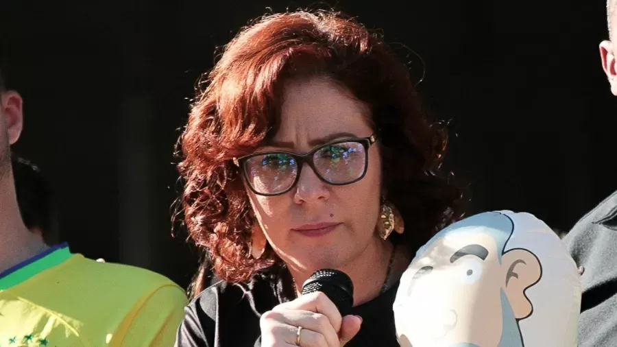 Carla Zambelli tem mandato cassado pelo TRE-SP