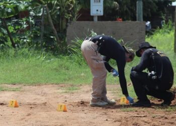 Homem é morto a tiros na frente da esposa no Centro Oeste