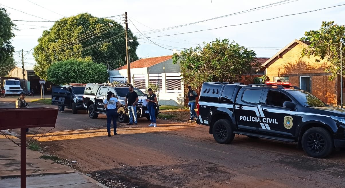 Operação policial em Mato Grosso do Sul resulta em prisões e apreensões de drogas e armas em Anastácio e Aquidauana.