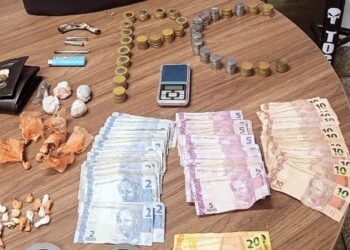 Ação policial em Brasilândia prende casal por tráfico de drogas na “Biqueira do Santista”
