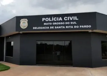 Polícia Civil de Santa Rita do Pardo prende investigado por perseguição e descumprimento de medida protetiva