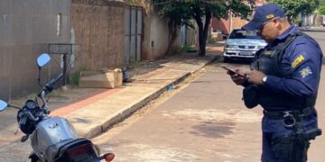 Força tarefa da Agetran e GCM prende moto com placa clonado e mais de 160 de multas 