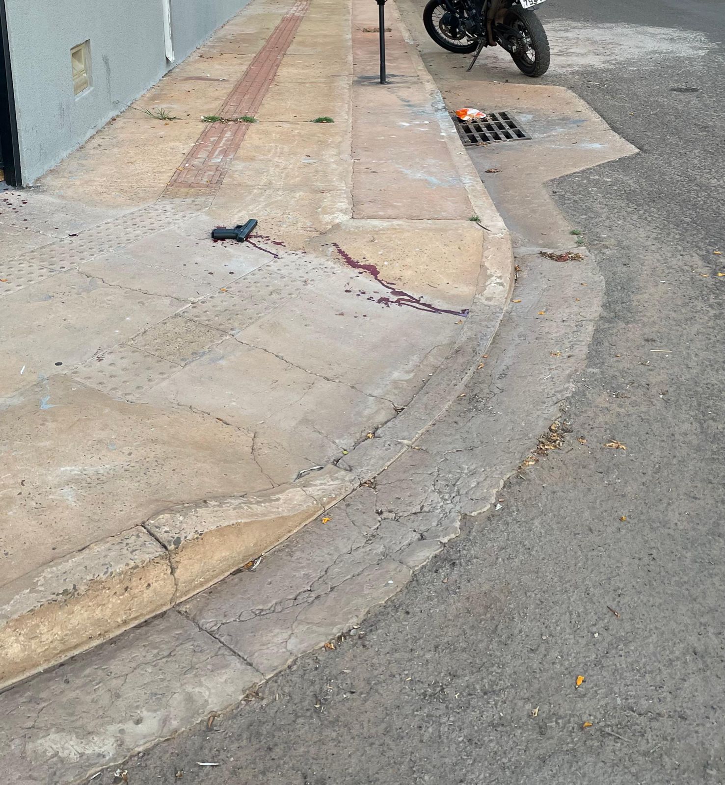 Morre foragido baleado enquanto batia em mulher no Portal Caiobá