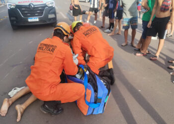 Colisão entre caminhão e motocicleta deixa dois feridos em Corumbá