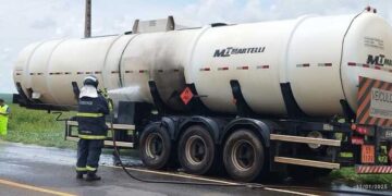 Caminhão-tanque carregado de etanol escapa de incêndio na MS-306