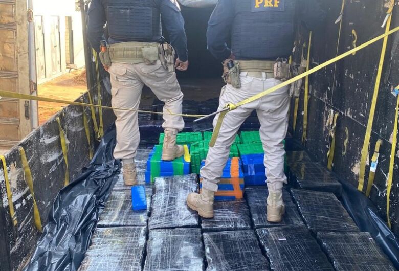PRF apreende mais de 2 toneladas de maconha em Eldorado