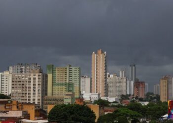 Sábado tem previsão de pancadas de chuva ao longo do dia em Campo Grande  