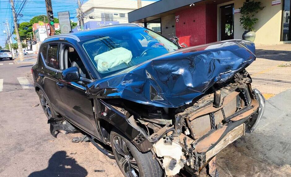 Motociclista fica gravemente ferido em acidente com motorista supostamente embriagado em Campo Grande