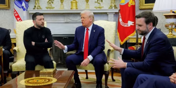 Trump levanta a voz com Zelensky, bate boca e o chama de ‘desrespeitoso’ com os EUA