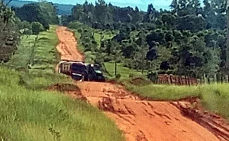 Adolescente é atropelado por caminhão boiadeiro em Santa Rita do Pardo