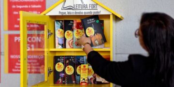 Fort Atacadista Promove Compartilhamento de Livros com ‘Casinhas de Leitura’ no Dia do Livro Didático