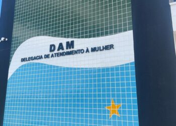 Homem é indiciado por difamação e divulgação de nudes de ex-namorada em perfil falso no facebook