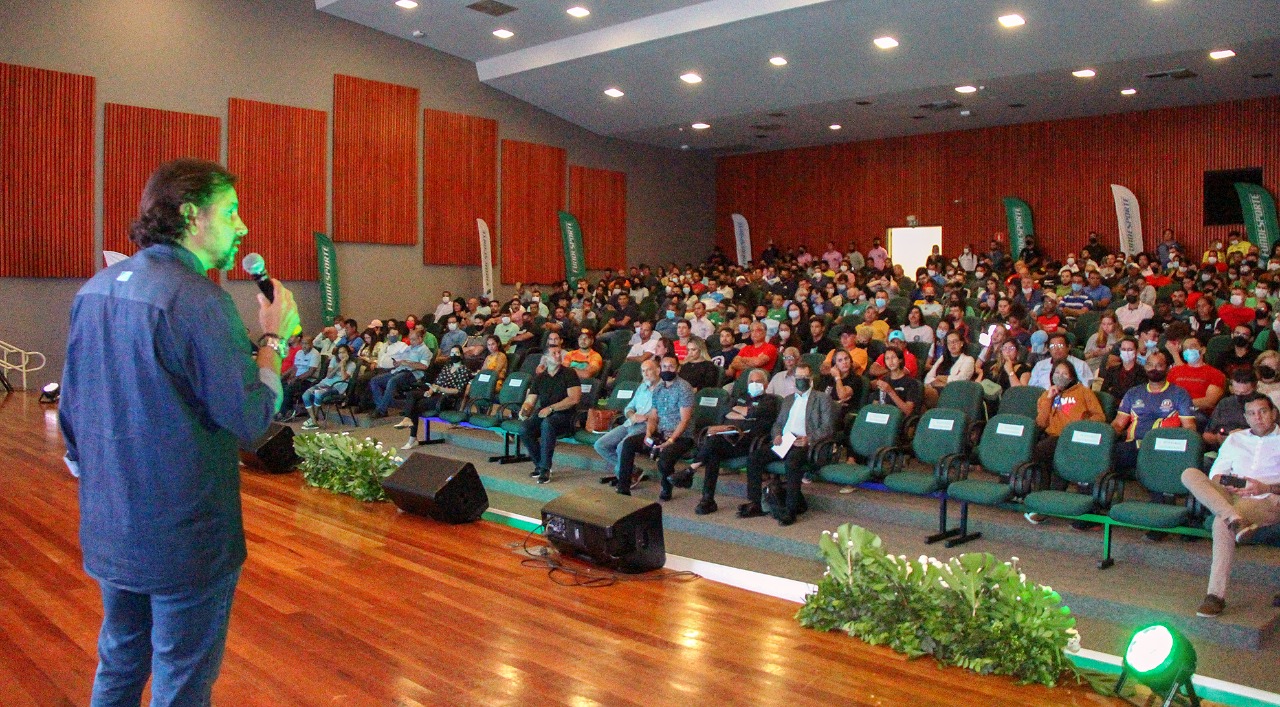 Encontro de gestores públicos promovido pela Setesc apresenta diretrizes para 2025 em Campo Grande