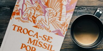 Mísseis ou poesias? Jornalista e poeta, Rafael Belo propõe troca em tempos de violência