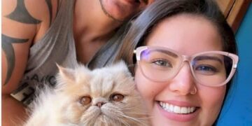 Vídeo: câmeras flagraram homem atirando contra ex e amiga dela e ateando fogo em loja 