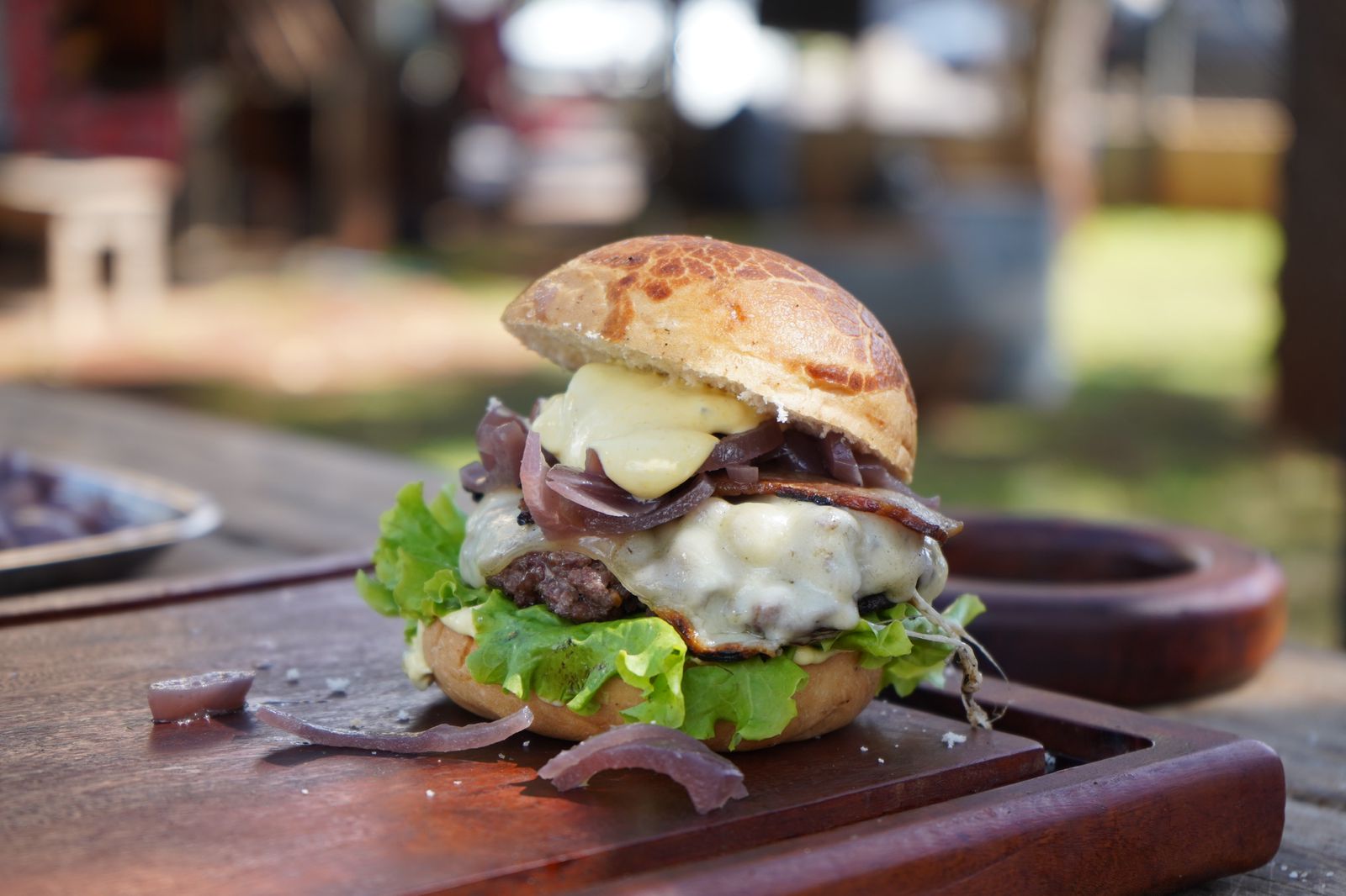 Hambúrgueres exóticos de carne de avestruz e búfalo são destaque no 2º Champions Burger na Capital