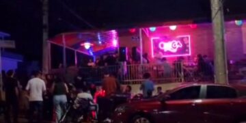 Balbúrdia, xixi na rua e até sexo: boate causa transtornos em região nobre e moradores reclamam