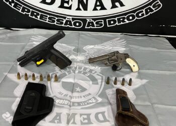 Homem é preso pela DENAR por porte ilegal de armas e ameaça no Jardim Noroeste