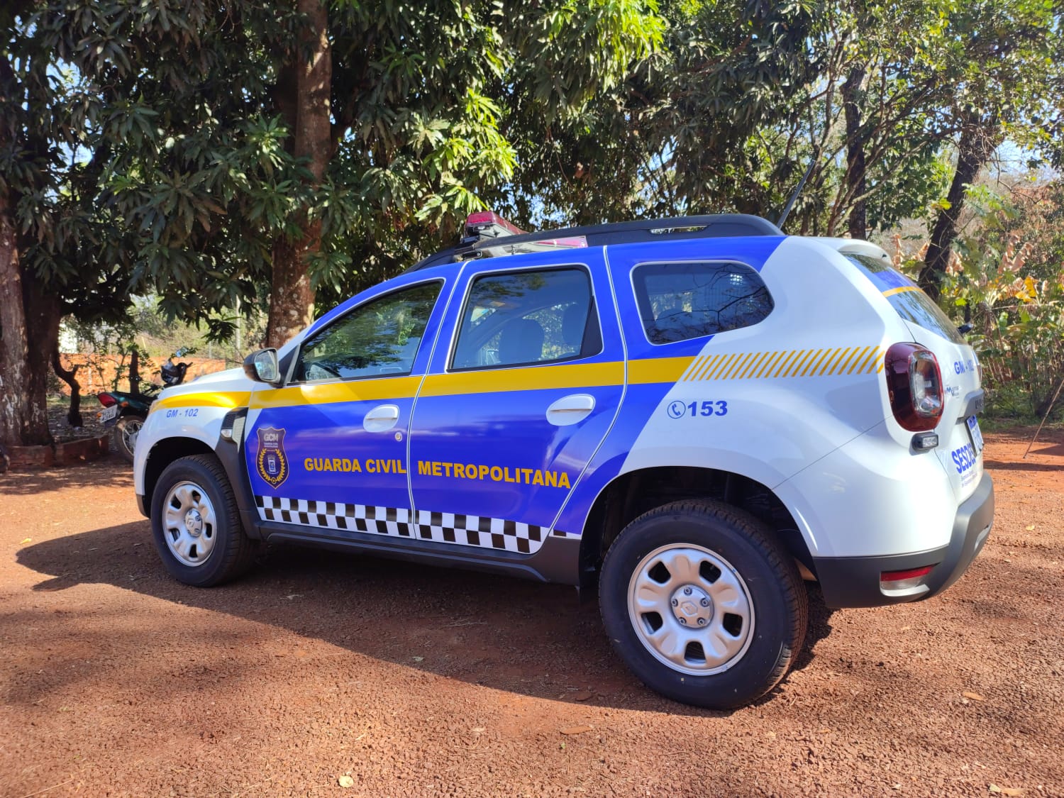 Adolescente chama a polícia após ser ameaçado pelo pai embriagado em Campo Grande
