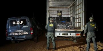 Veículo furtado em São Paulo é recuperado com mais de 1,5 tonelada de maconha em Tacuru