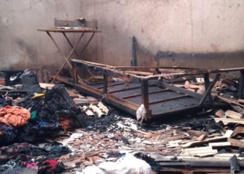 Incêndio destrói casa de mãe com dois filhos em Dourados; família precisa de ajuda