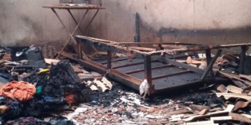 Incêndio destrói casa de mãe com dois filhos em Dourados; família precisa de ajuda