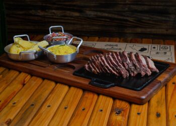 Casa Medina celebra 1 ano com sabor do American BBQ em Campo Grande