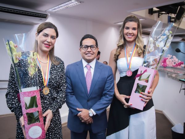 Papy homenageia farmacêutica e Secretária da Cidadania em sessão dedicada às mulheres