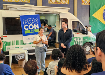 Procon e Justiça Federal promovem ação educativa com alunos em Campo Grande