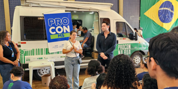 Procon e Justiça Federal promovem ação educativa com alunos em Campo Grande