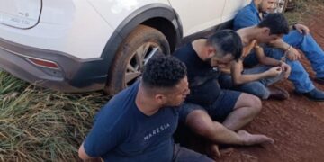 Suspeitos são presos após fuga com carro roubado no Paraguai
