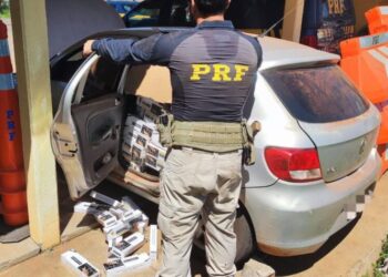 PRF Apreende 7.500 Maços de cigarros em carro abandonado em Bataguassu