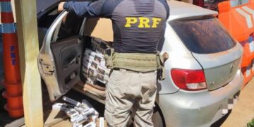 PRF Apreende 7.500 Maços de cigarros em carro abandonado em Bataguassu