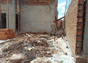 Homem é preso após tentar furtar construção e ser detido por populares na Vila Palmira