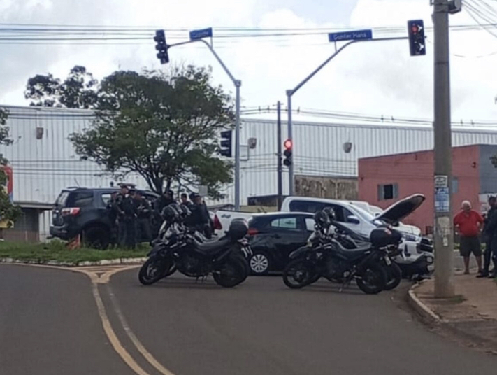 Perseguição na Gunter Hans termina com traficante preso